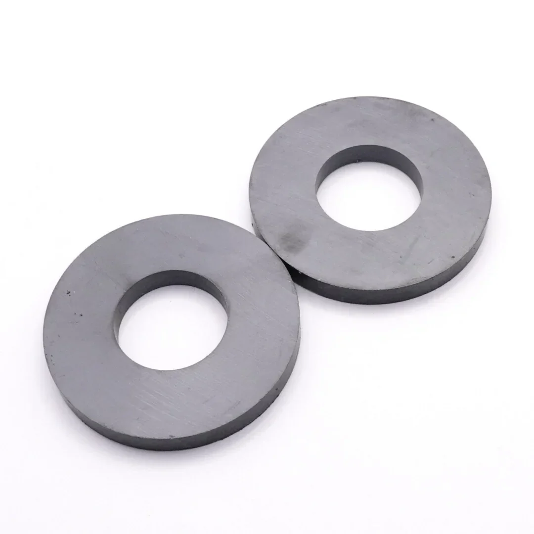 Large ferrite ring magnets