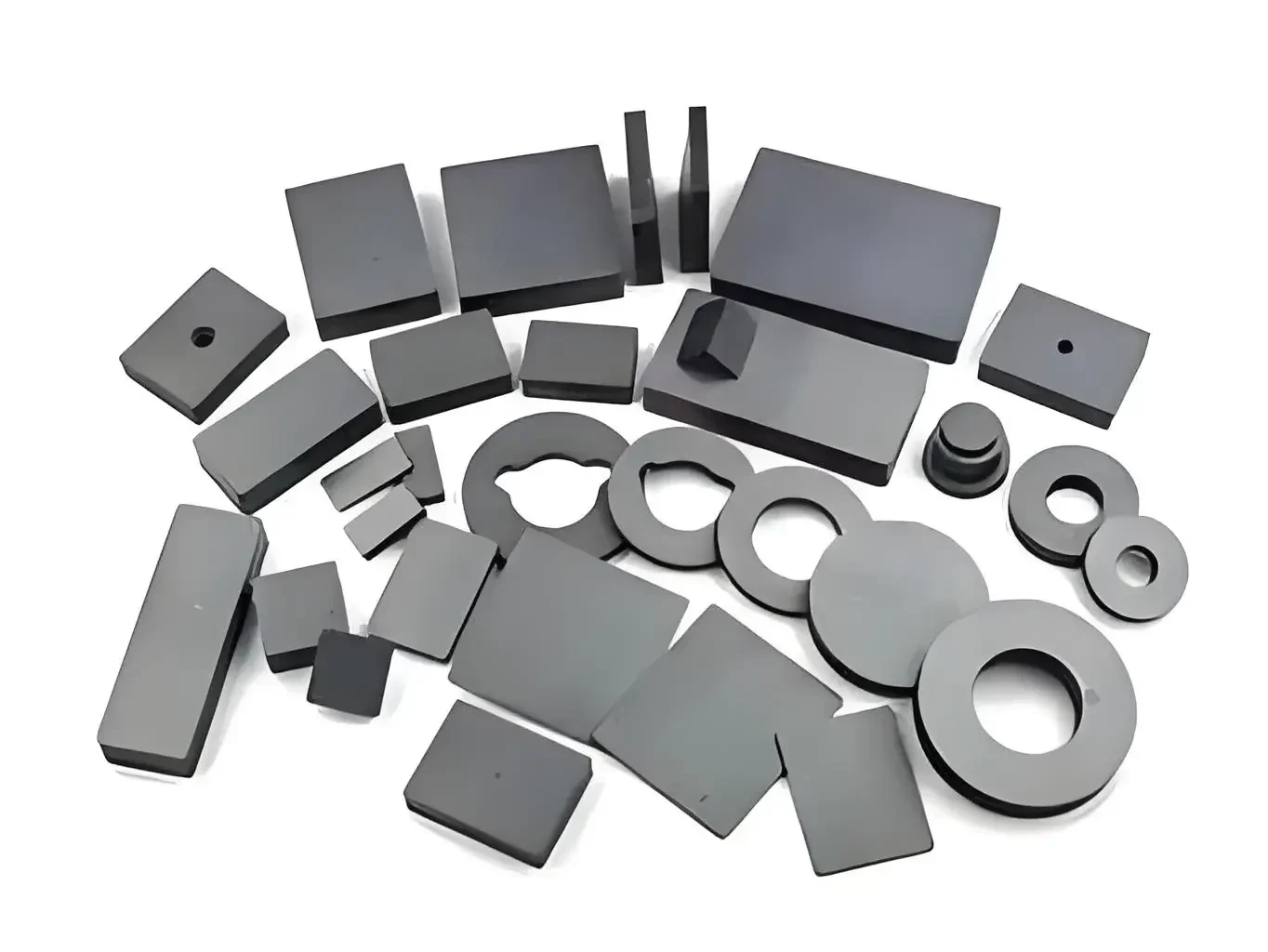 Ferrite magnets in mixed shapes
