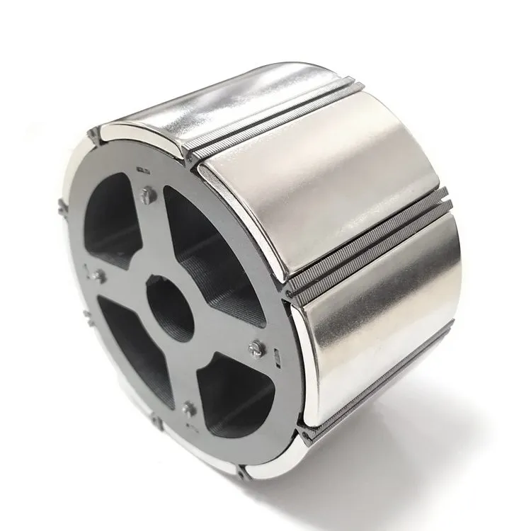 Segmented permanent-magnet rotor